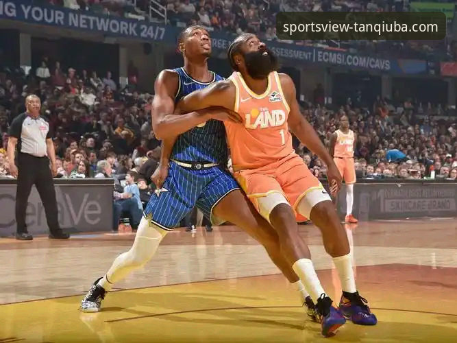 米切尔42分对飙班凯罗36分：一场进攻盛宴与防守抉择的深度剖析